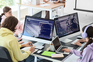 Projekty klasowe o inwestowaniu: ETF na papierze