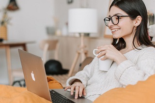 Zarabianie przez nastolatków online: zasady i podatki